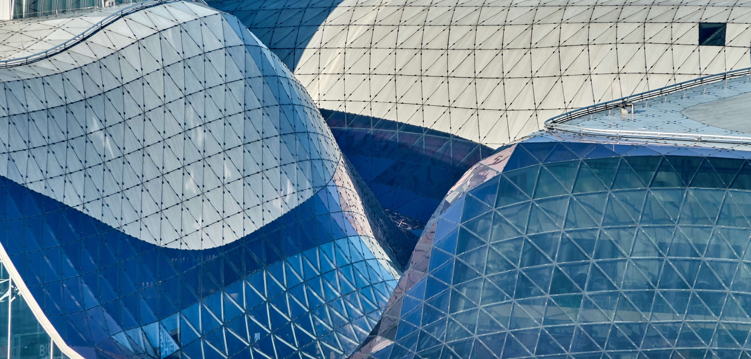 Curved glass roof